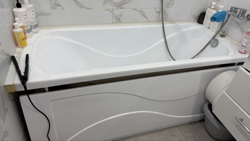 Продается раковина навес, унитаз и ванна