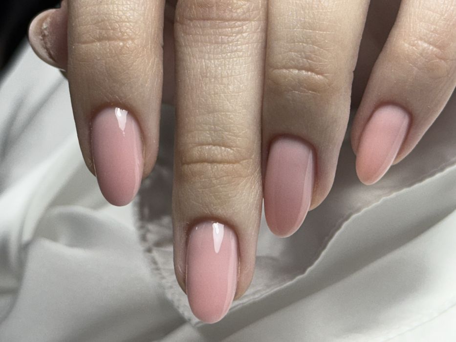 Unghii cu gel si semi