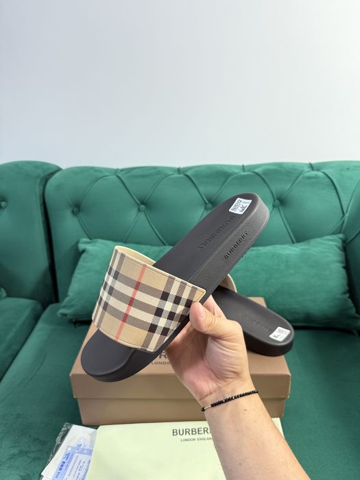 Papuci Slapi Burberry Full Box colectie noua 2025