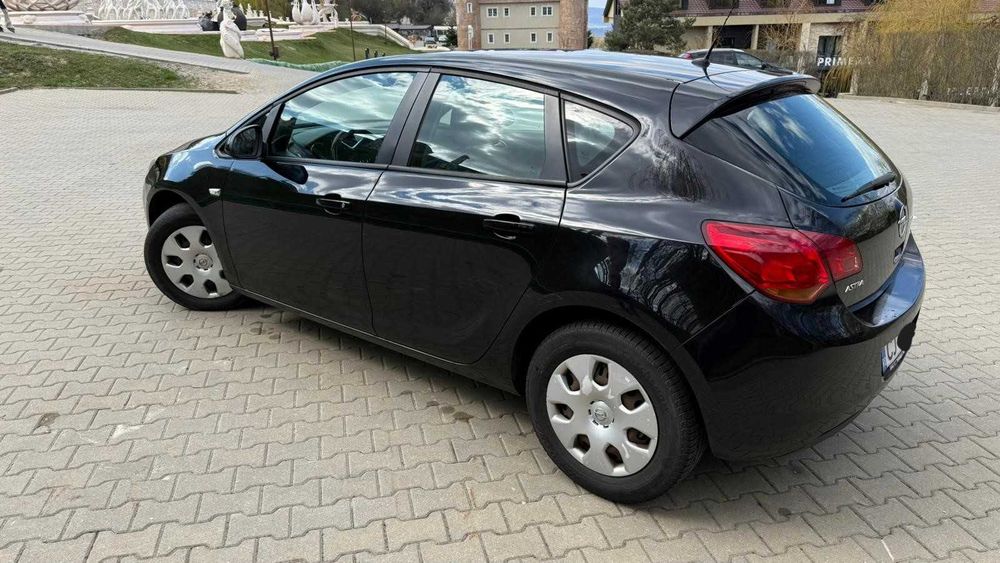 Opel Astra J 1.6 CDTI 92 kW, 2010