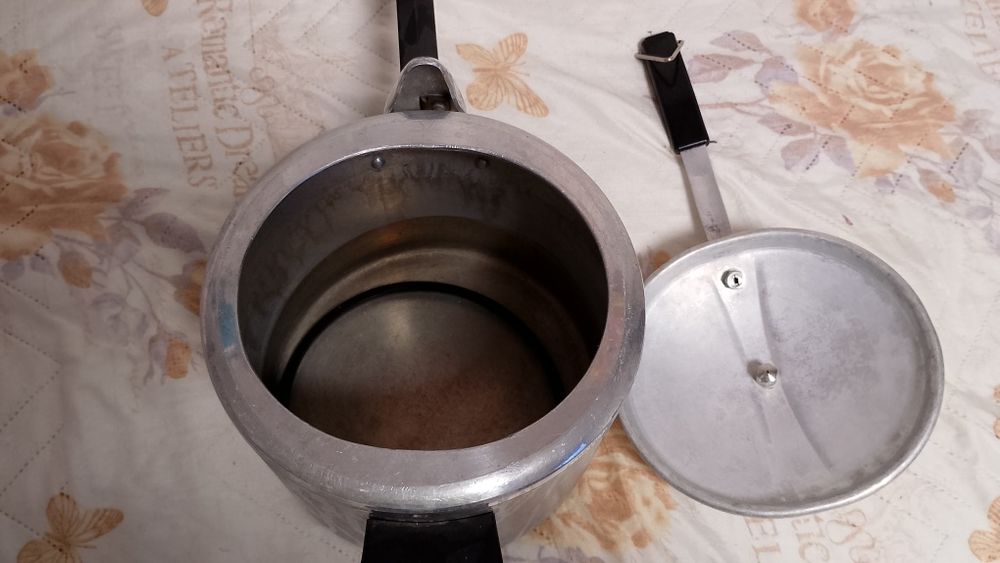 Тенджера под налягане