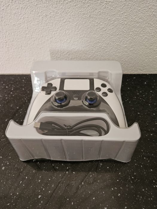 Controller wireless compatibil PS4 – Ready2Gaming Pro Pad X