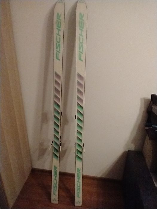 Schiuri Fisher Carbon 1.85 cm 
Model rar, de colectie
S