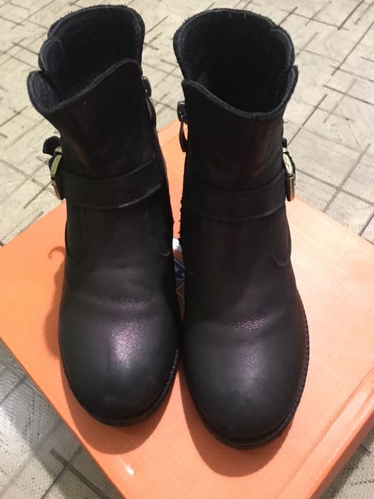 Продам ботинки димесезон на девочку