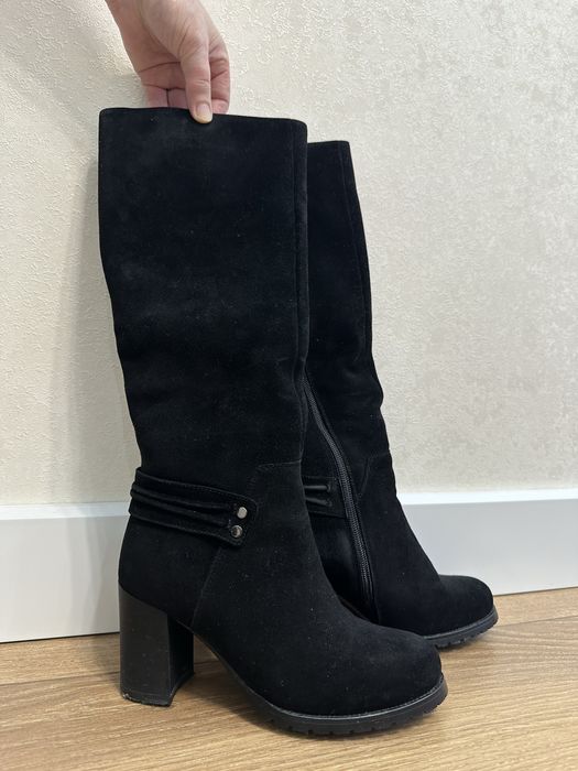 Продам зимнею обувь