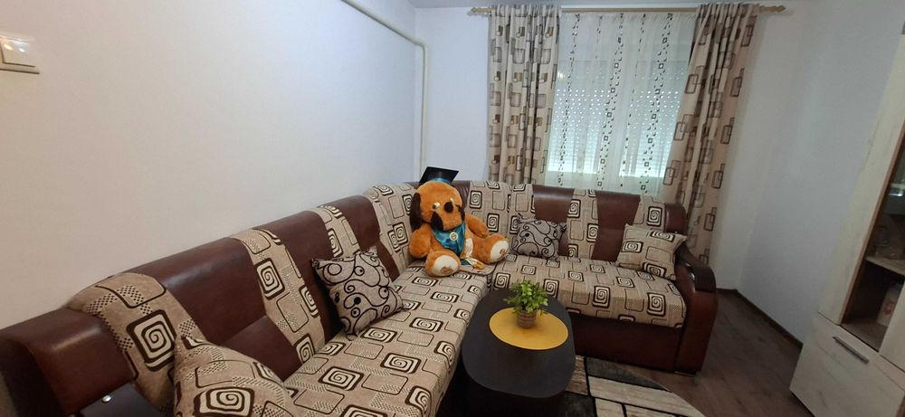 Vand Apartament 3 camere