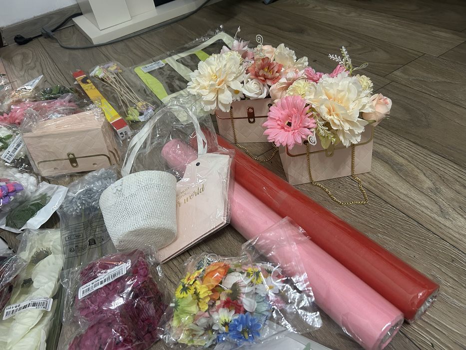 Vand flori artificiale si de sapun pentru aranjamente florale + 2 aranjamente gratis cadou