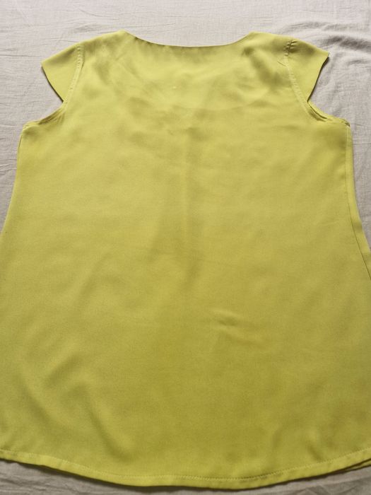 Мошенники не беспокойте.  Кофточка женская в отличном состоянии