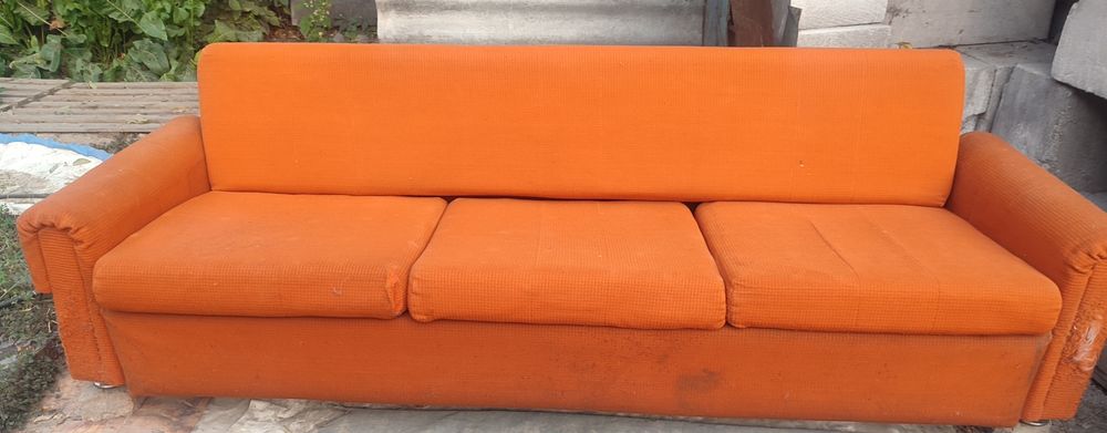 Диван и два кресла