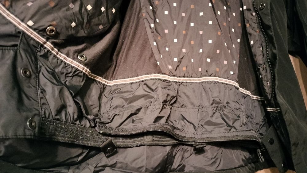 Geaca ski/snowboard Burton XS (potrivit si S) cu aerisiri