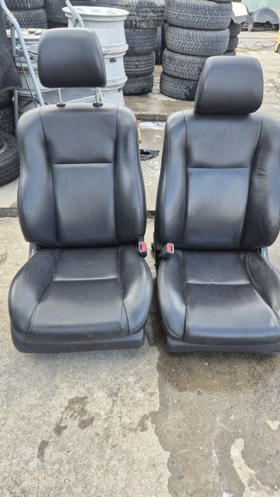Оригинални Предни Кожени Седалки за Тойота Авенсис Т25 2006- 2009г