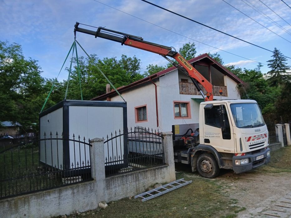 Transport  Camion cu Macara