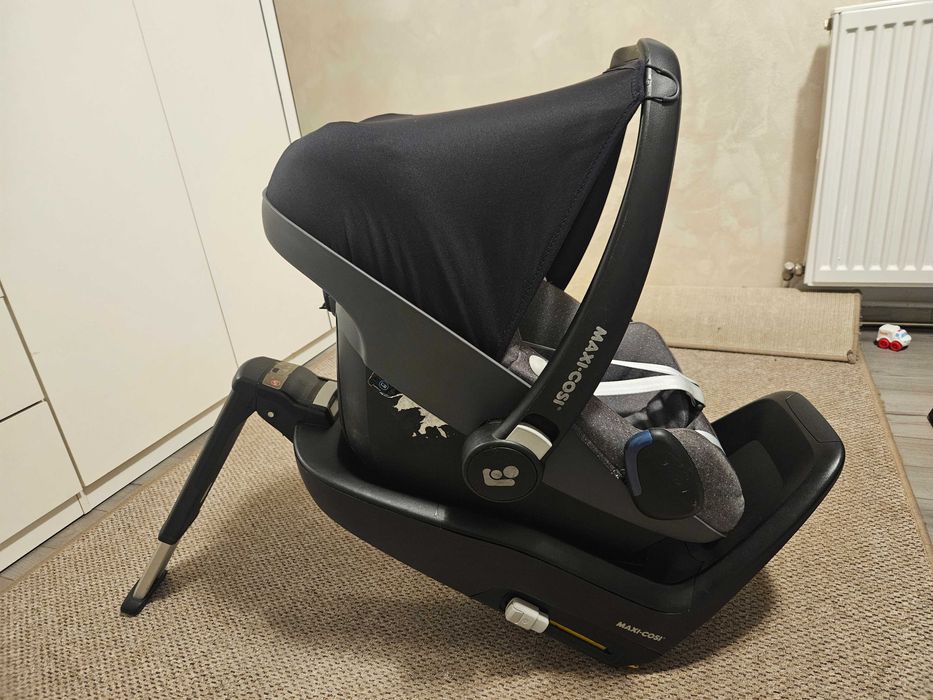 Scoica auto Maxi Cosi Pebble Plus + Isofix