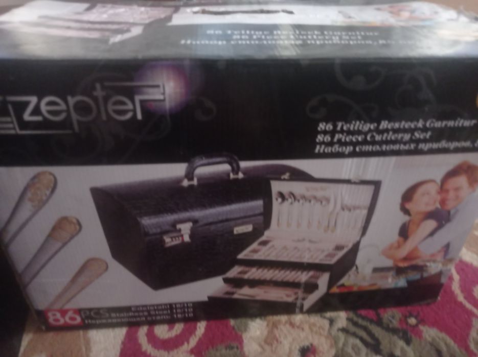 Продам набор столовых приборов