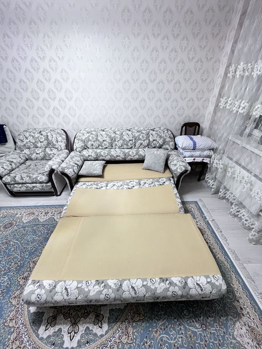Продается диван- кресло в очень хорошем состоянии.