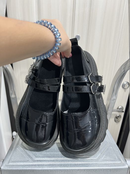 красивые лаковые туфли