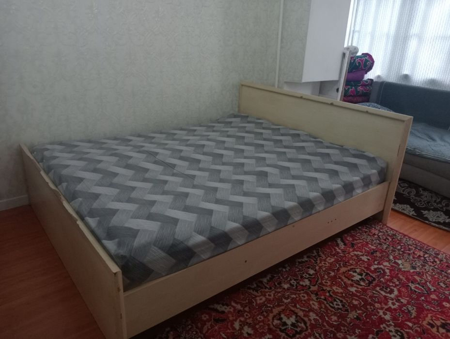 Спальный кровать