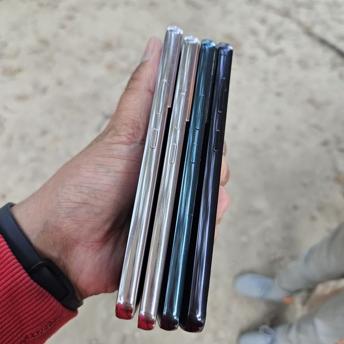 Samsung s22 5G .  8/256gb