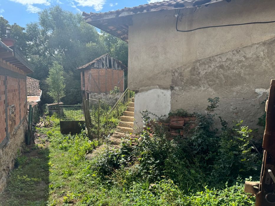 Продава се Къща в София, Орландовци - 1175 кв.м за 49 €/кв.м - Снимка #19