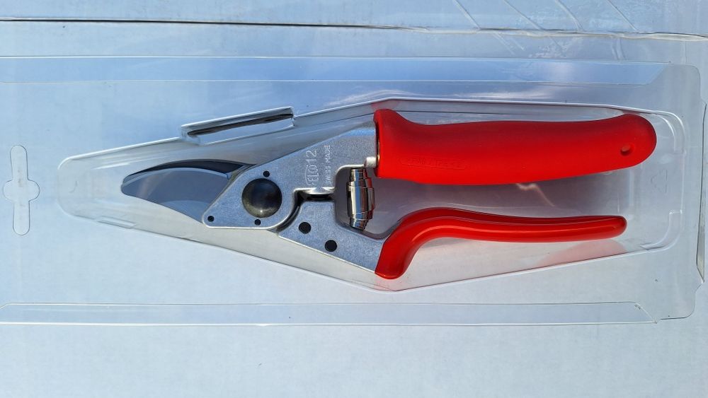 Felco 11.  Felco 12.  Felco 14.