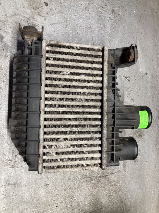 Интеркулер за Тойота корола версо/Corolla verso 2.0D4D 116кс 04-08г