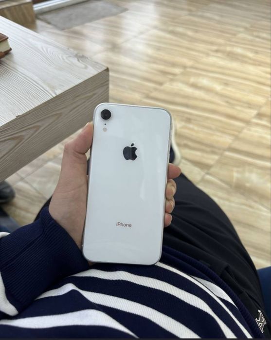 iPhone XR iphone holati zor 75/64gb ochilmagan tel kar dak yo