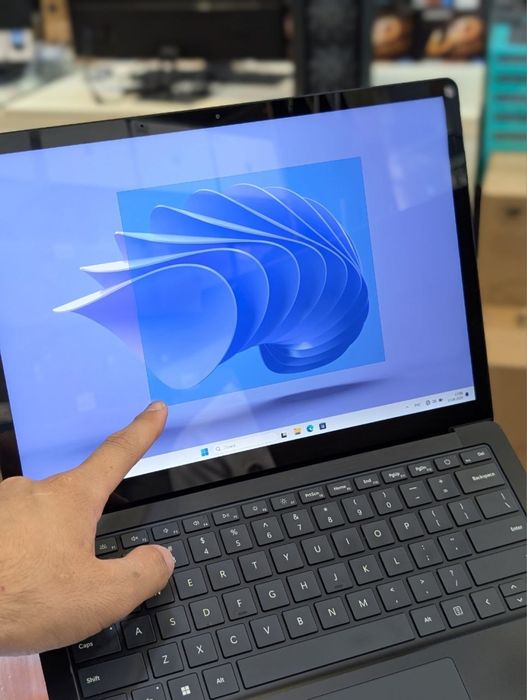 Microsft laptop 5 16/512 gb holati yaxshi