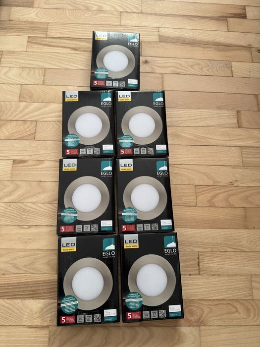 7 Spoturi noi, lumina calda 300 lumeni