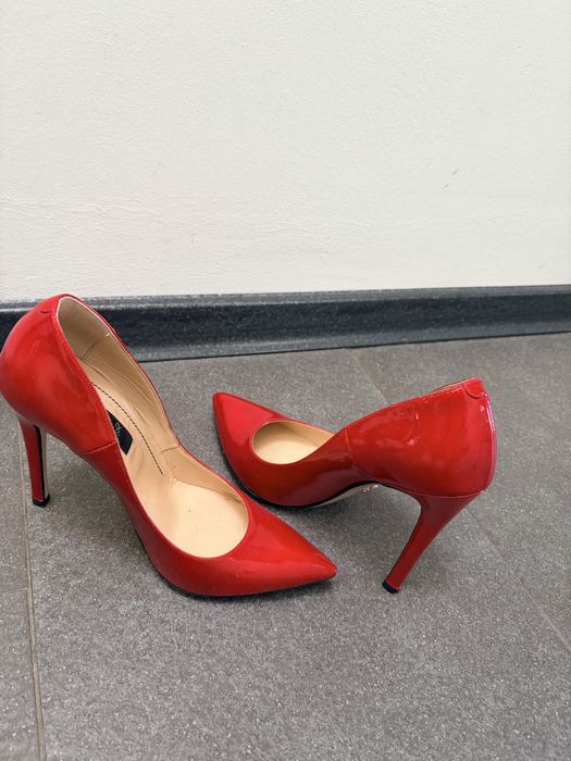 Pantofi stiletto roșii piele lăcuită – Cristhalia Customized