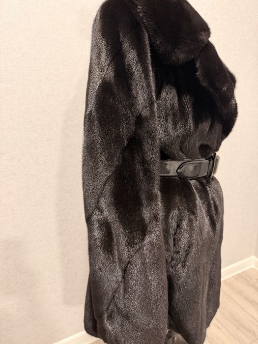 Продам норковую шубу