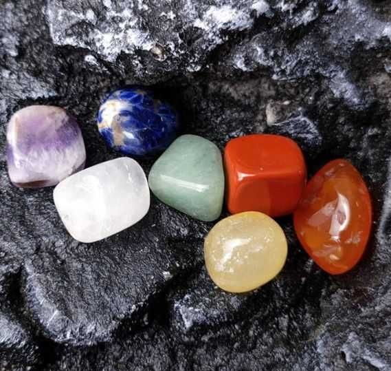 Set de 14 Cristale Semipretioase +cadou placa divinatie