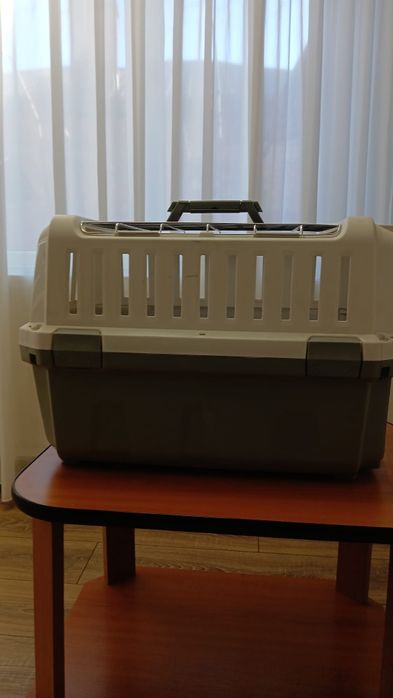 Vând cușcă pt cățeluși