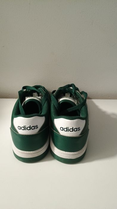Adidași 37 2/3         .