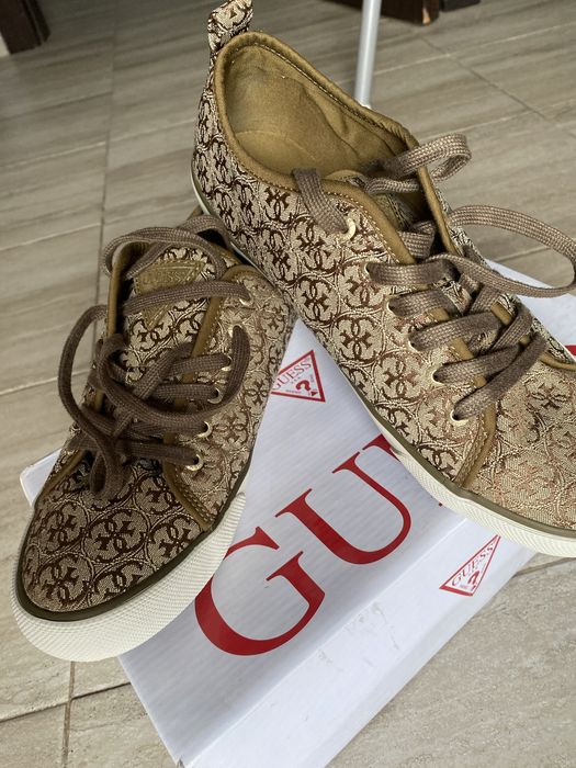 Tenesi GUESS, panza, marimea 41