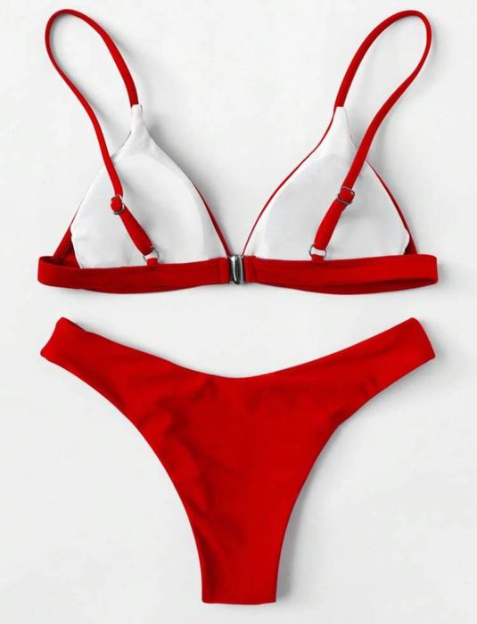 Червен дамски бански костюм