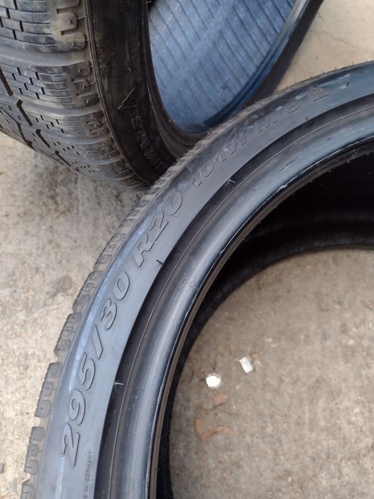 Топ състояние 2бр.295/30/20 Pirelli dot3315 MO