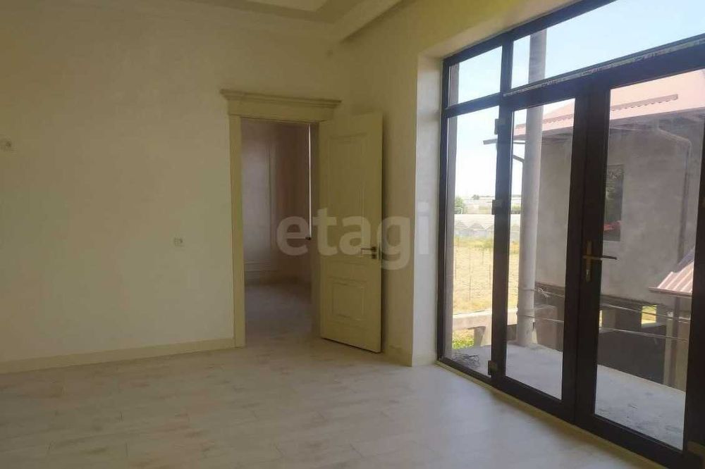 Продам два дома на участке 5 соток в Лимонарии.Кибрай