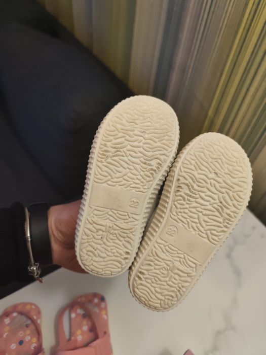 Бебешки пантофи и сандали