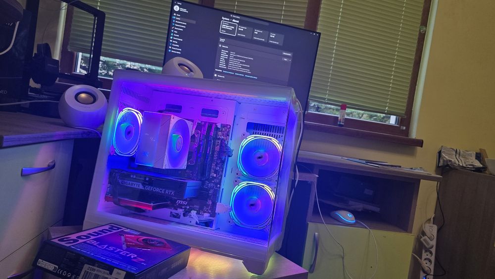 Геймърски компютър RTXGefoce 5060 +монитор AOC 27инча 200hz