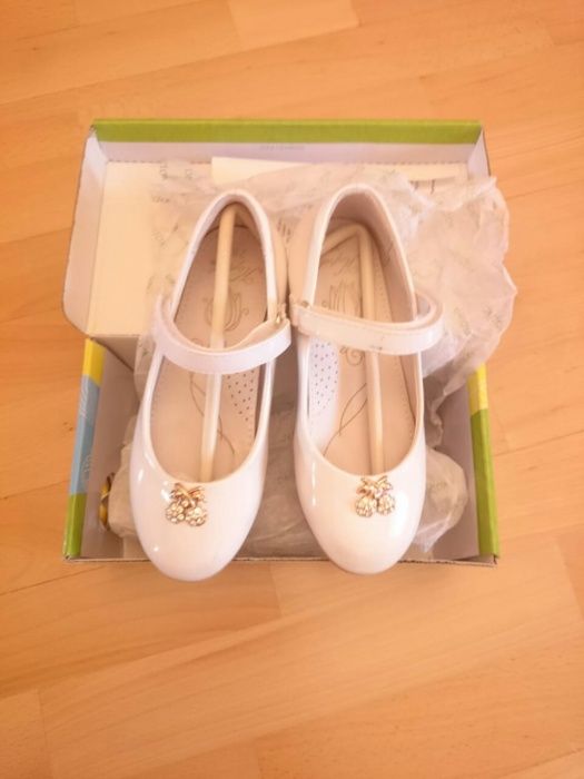 Обувь для девочки туфли сапоги