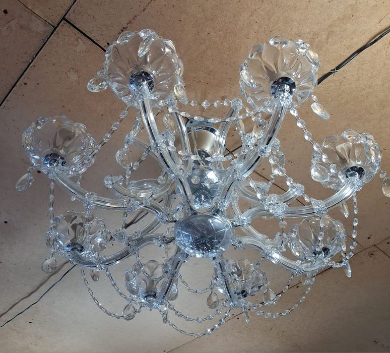 Продается люстра