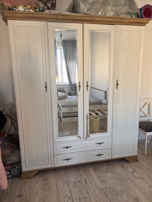 Спальный гарнитур