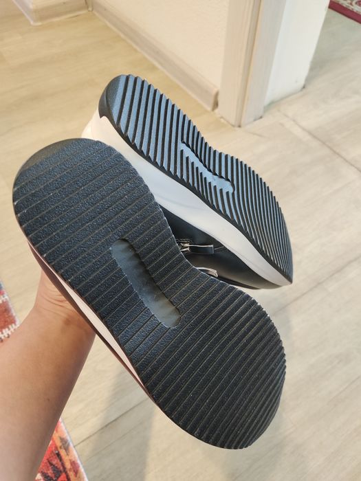 Зимняя обувь новая 35 размера