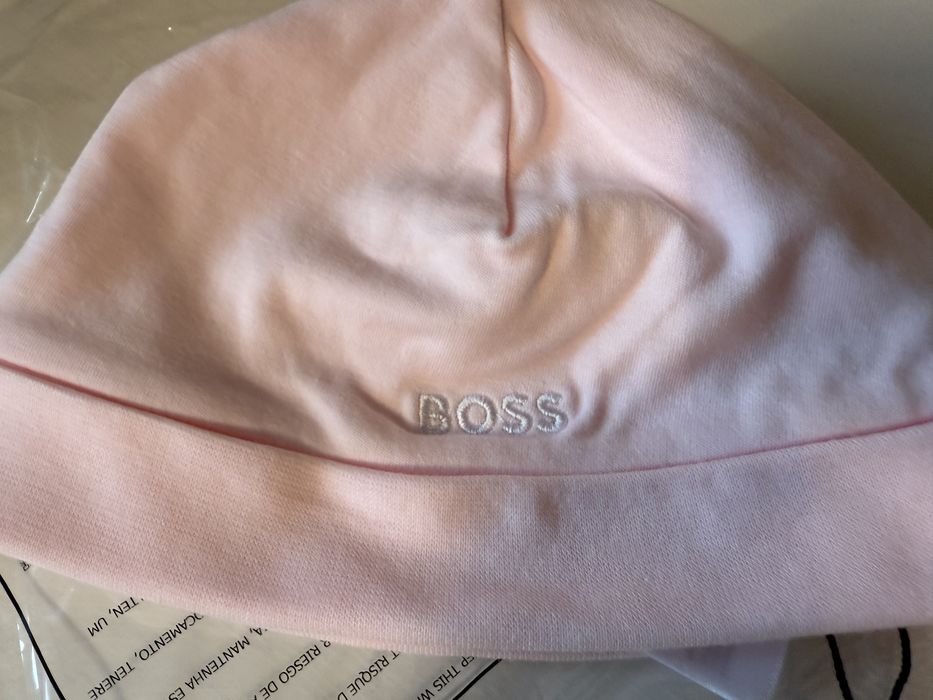 Бебешка шапка Boss