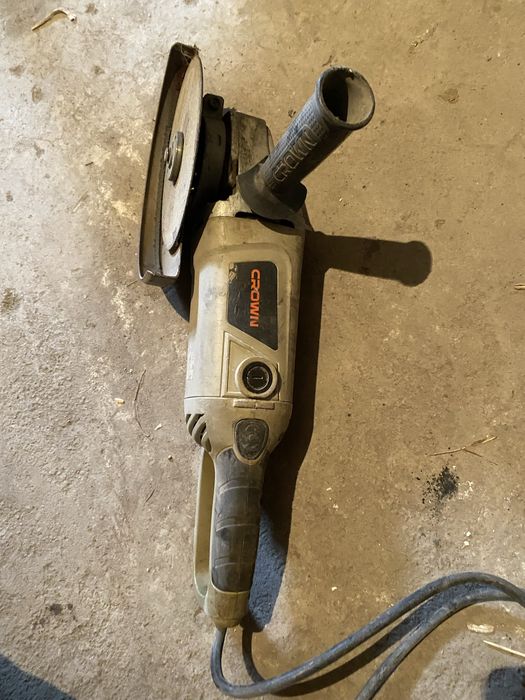 Балгарка crown  в рабочем состояний