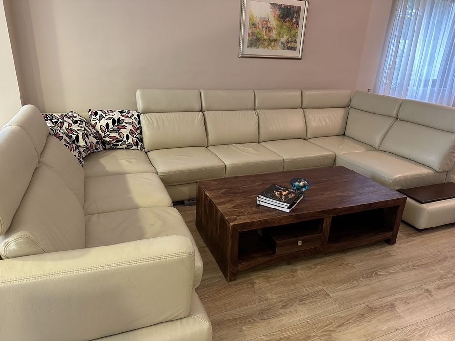 Продавам кожено канапе в цвят екрю