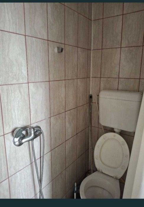 Ofer garsonieră spre închiriere