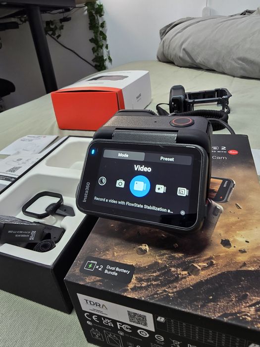 Insta 360 AcePro 2, garanție, 2 baterii,  Xplorer grip kit, perfectă.