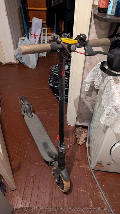 Продам самокат Xiaomi M365