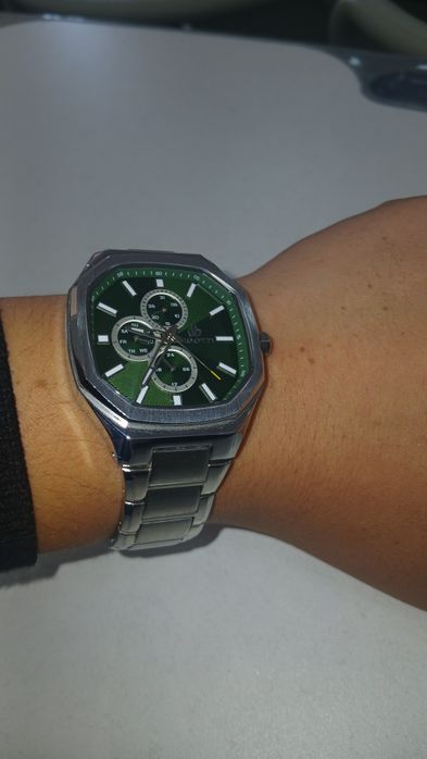 Сағат сатылады 20к